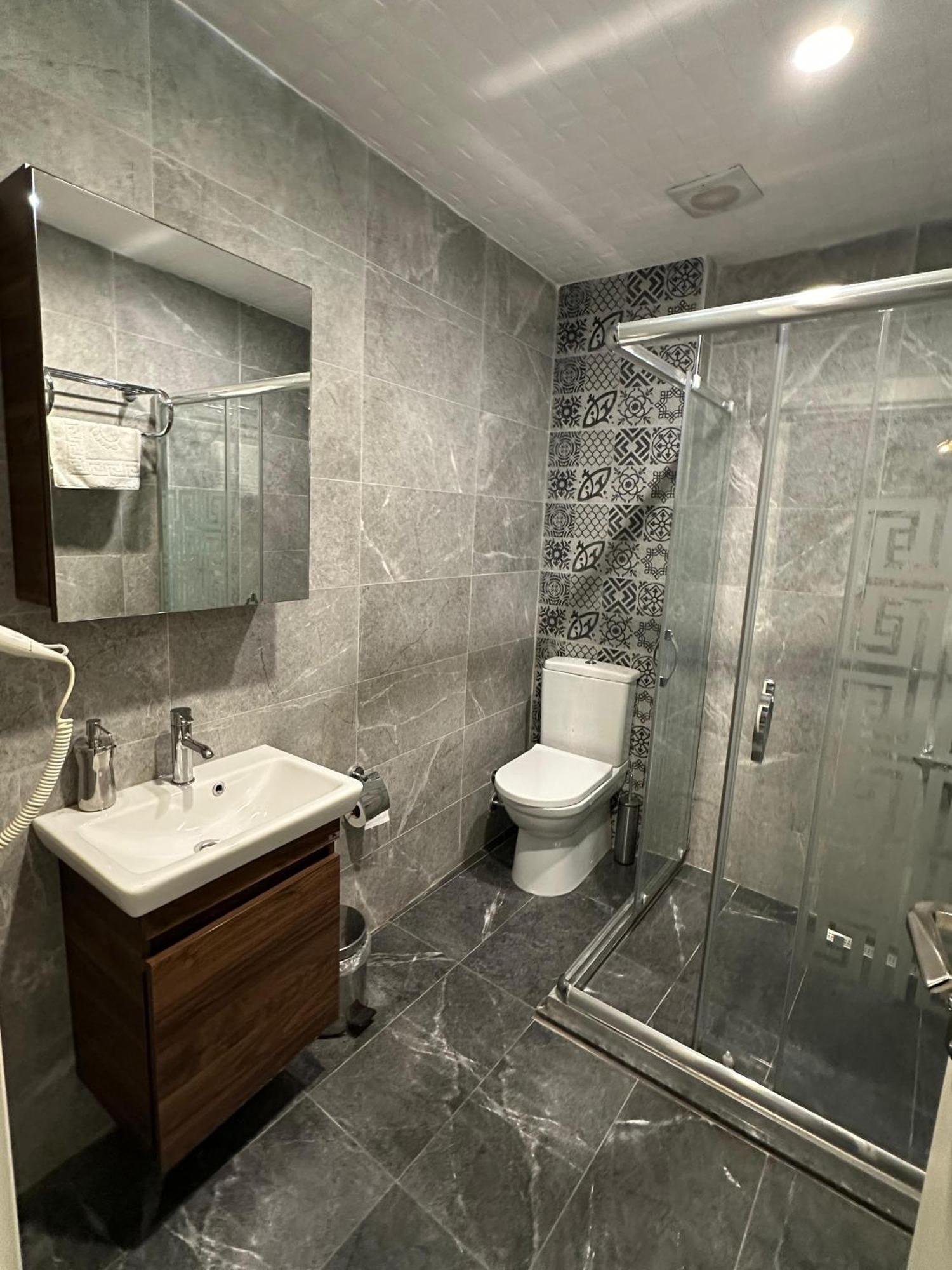 Social House Otel *