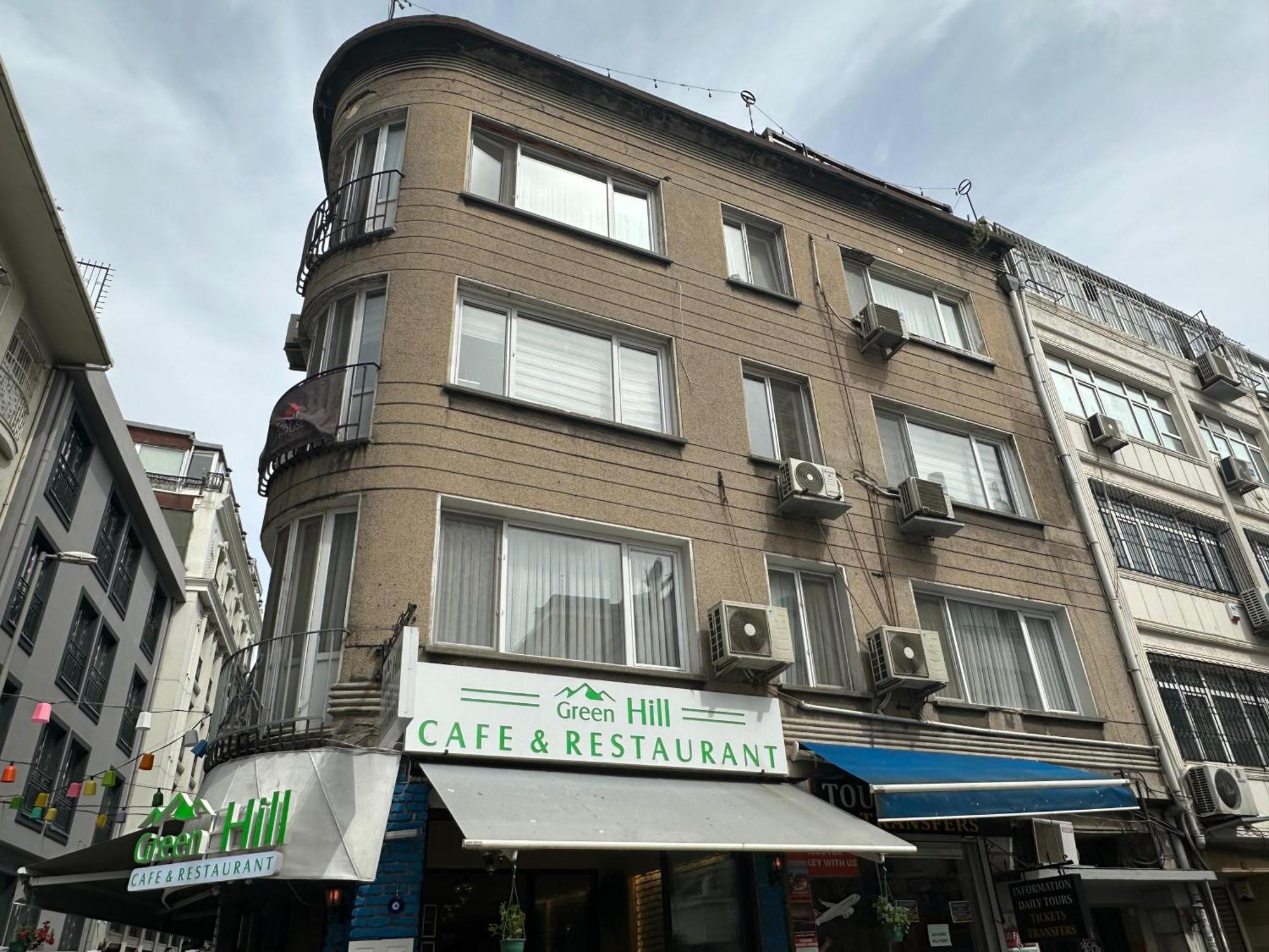 Social House Otel *